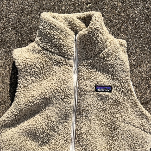 Women’s Cream Patagonia Los Gatos Fleece Vest Size medium Used Great Condition - Picture 2 of 4